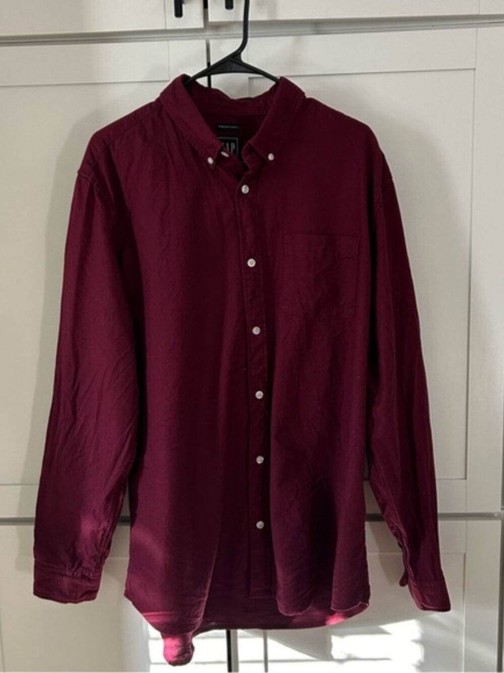 Gap Men's Standard Fit Button-Down Shirt — Burgundy/Wine — XL